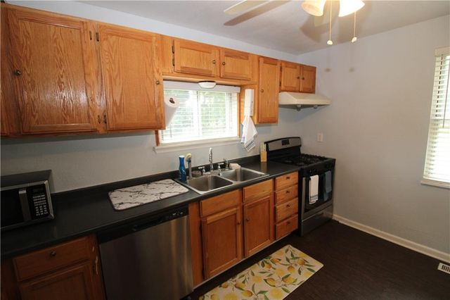 36 Logan Street, Leavenworth, KS 66048