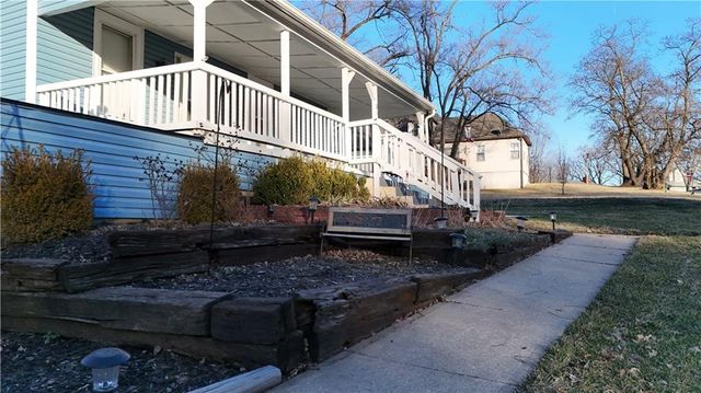 36 Logan Street, Leavenworth, KS 66048