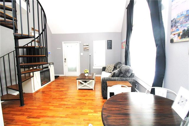 36 Logan Street, Leavenworth, KS 66048