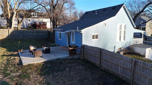 36 Logan Street, Leavenworth, KS 66048