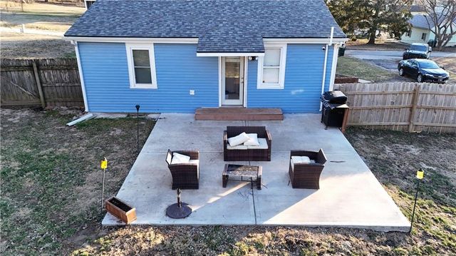 36 Logan Street, Leavenworth, KS 66048
