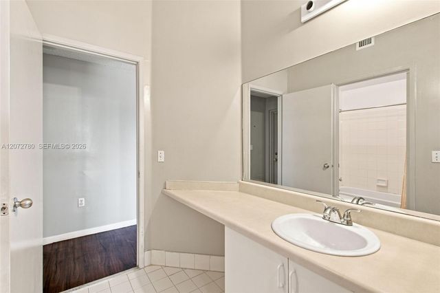 6976 SW 39th Street G304, Davie, FL 33314