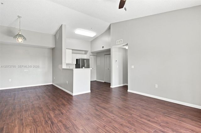 6976 SW 39th Street G304, Davie, FL 33314
