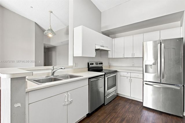 6976 SW 39th Street G304, Davie, FL 33314