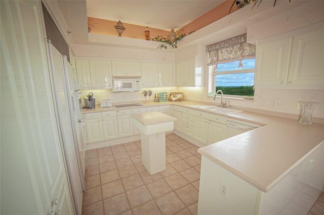 3040 GRAND BAY BOULEVARD 292, Longboat Key, FL 34228