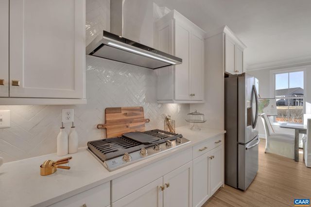 16 RED PINE DR, Zion Crossroads, VA 22942