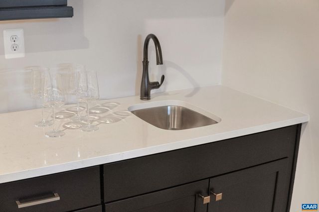 16 RED PINE DR, Zion Crossroads, VA 22942