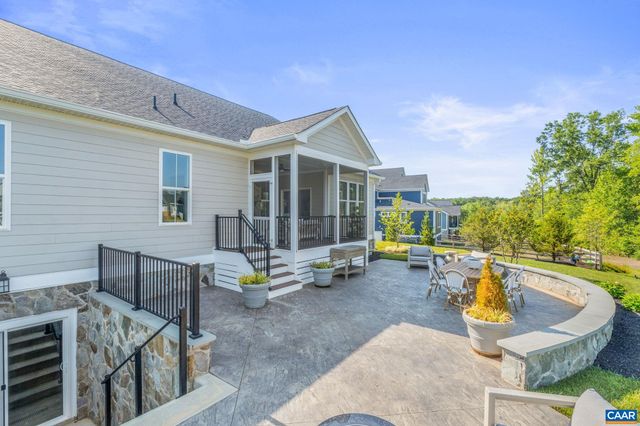 16 RED PINE DR, Zion Crossroads, VA 22942