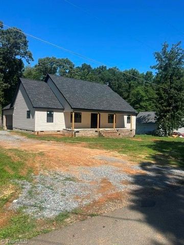 721 N Fayetteville Street, Liberty, NC 27298