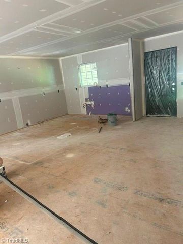 721 N Fayetteville Street, Liberty, NC 27298