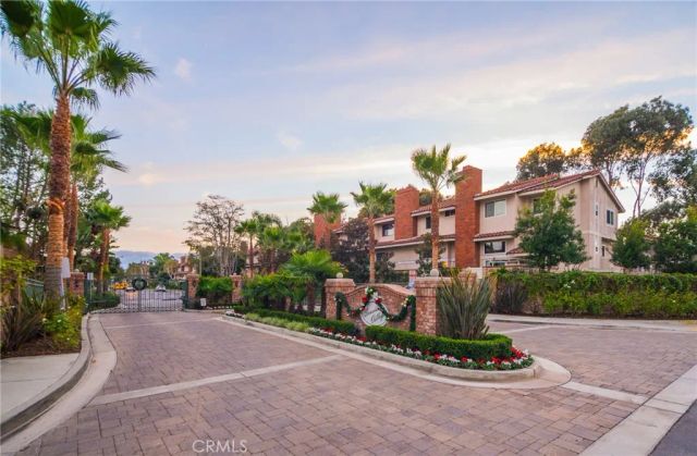 7885 Moonmist, Huntington Beach, CA 92648