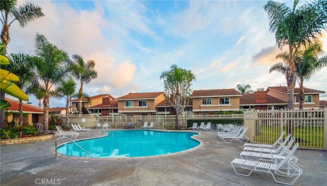 7885 Moonmist, Huntington Beach, CA 92648