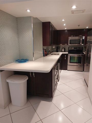 2401 Collins Ave 1107, Miami Beach, FL 33140