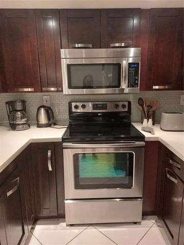 2401 Collins Ave 1107, Miami Beach, FL 33140