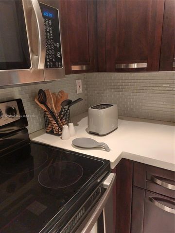 2401 Collins Ave 1107, Miami Beach, FL 33140