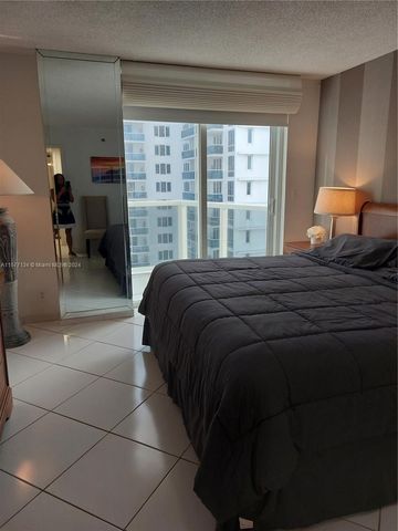 2401 Collins Ave 1107, Miami Beach, FL 33140