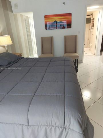 2401 Collins Ave 1107, Miami Beach, FL 33140