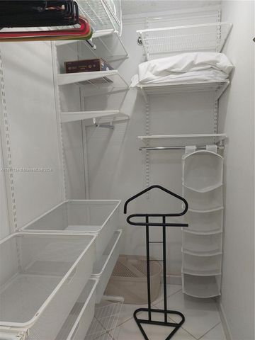 2401 Collins Ave 1107, Miami Beach, FL 33140