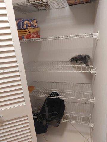 2401 Collins Ave 1107, Miami Beach, FL 33140