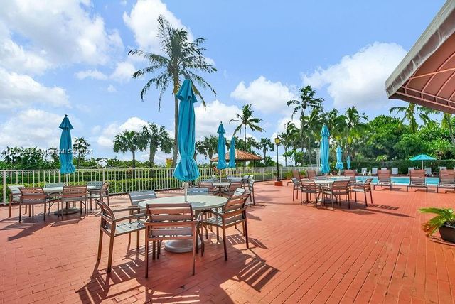 2401 Collins Ave 1107, Miami Beach, FL 33140