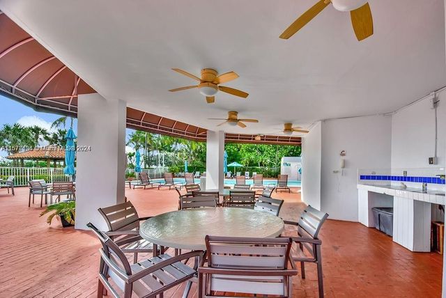 2401 Collins Ave 1107, Miami Beach, FL 33140