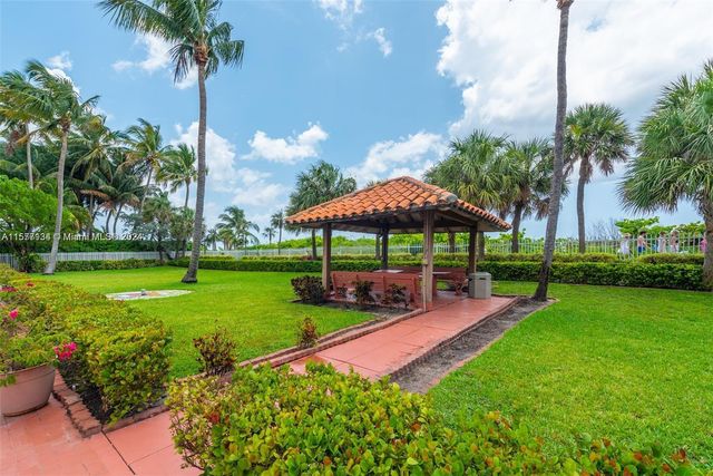 2401 Collins Ave 1107, Miami Beach, FL 33140