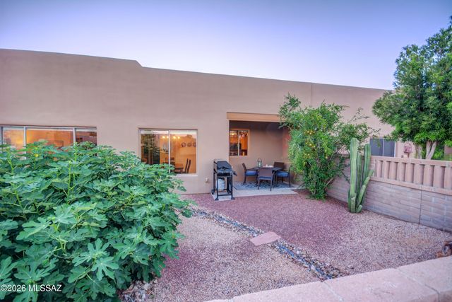 3697 S Paseo De Los Nardos, Green Valley, AZ 85614