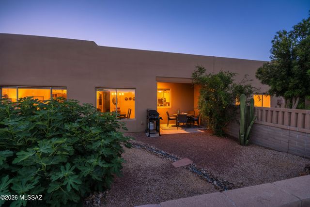 3697 S Paseo De Los Nardos, Green Valley, AZ 85614