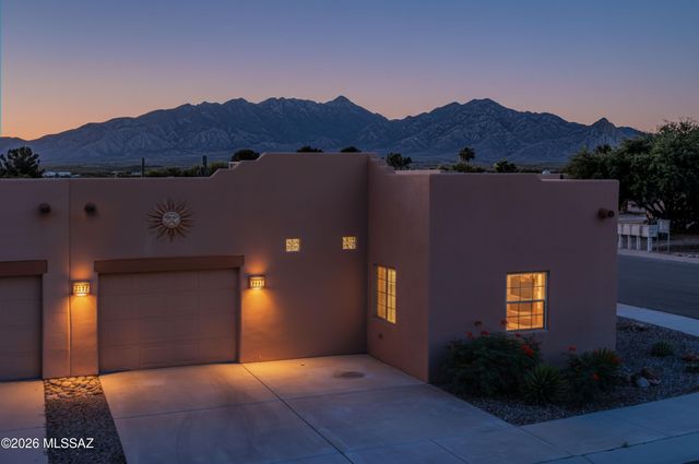 3697 S Paseo De Los Nardos, Green Valley, AZ 85614