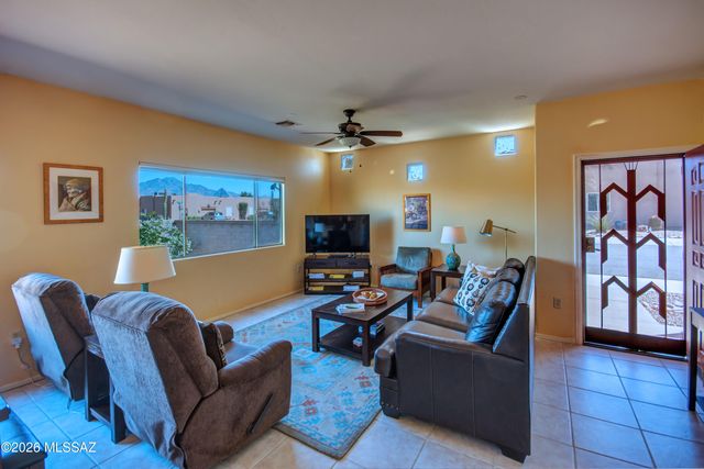 3697 S Paseo De Los Nardos, Green Valley, AZ 85614