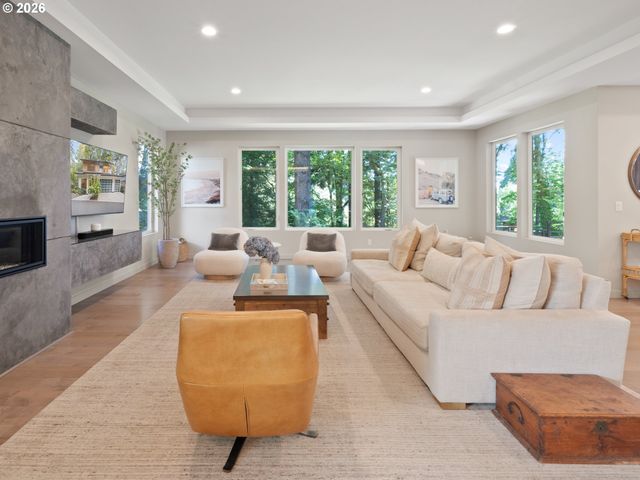 13344 BRIARWOOD Ln, Lake Oswego, OR 97034