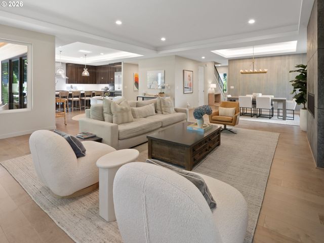 13344 BRIARWOOD Ln, Lake Oswego, OR 97034