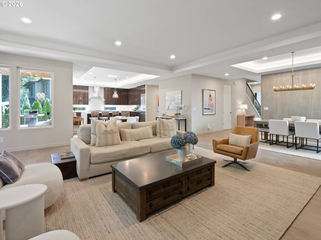 13344 BRIARWOOD Ln, Lake Oswego, OR 97034