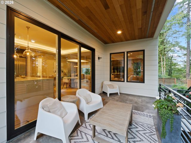 13344 BRIARWOOD Ln, Lake Oswego, OR 97034