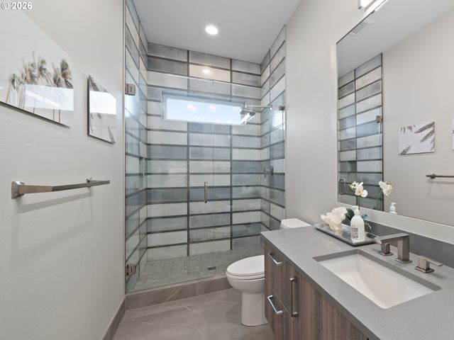 13344 BRIARWOOD Ln, Lake Oswego, OR 97034