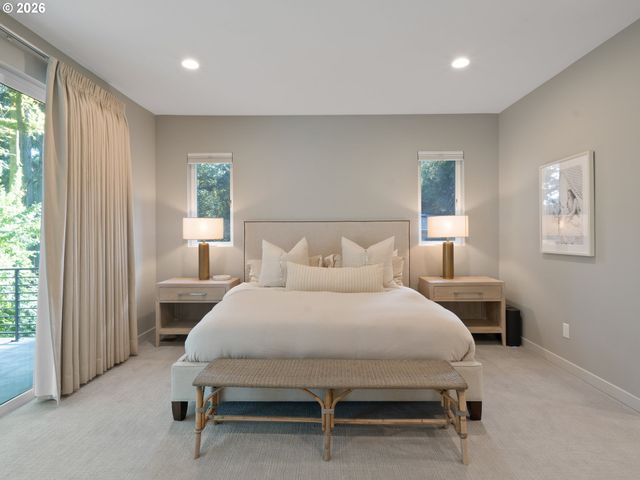 13344 BRIARWOOD Ln, Lake Oswego, OR 97034