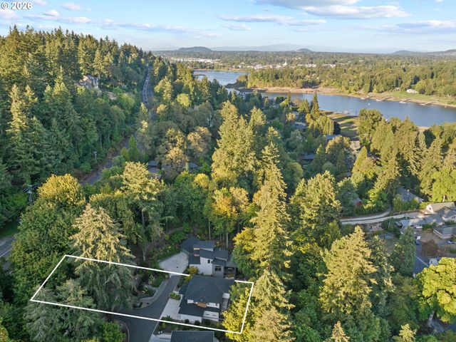 13344 BRIARWOOD Ln, Lake Oswego, OR 97034