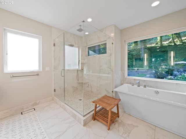 13344 BRIARWOOD Ln, Lake Oswego, OR 97034