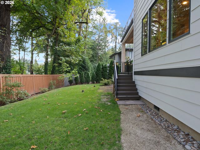 13344 BRIARWOOD Ln, Lake Oswego, OR 97034