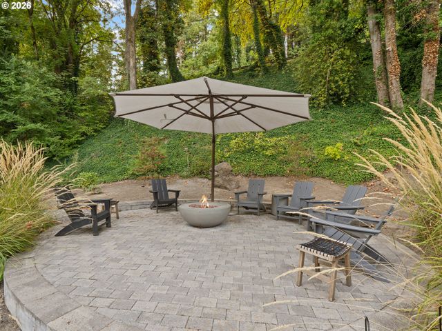 13344 BRIARWOOD Ln, Lake Oswego, OR 97034