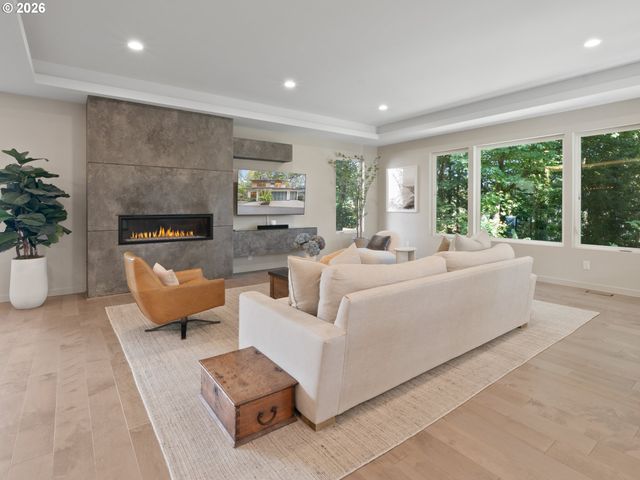 13344 BRIARWOOD Ln, Lake Oswego, OR 97034