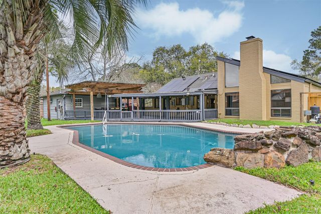 910 Evergreen Drive, Friendswood, TX 77546