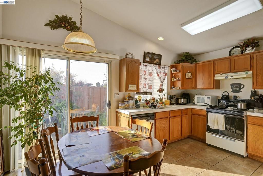 Image 13 of property listing at 218 Christensen Ave, Salinas, CA 93906