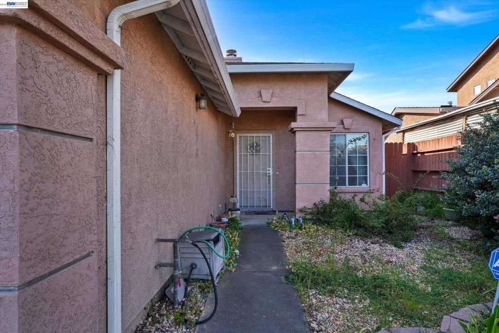 Image 3 of property listing at 218 Christensen Ave, Salinas, CA 93906