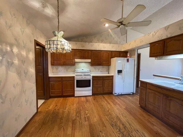 81 Pintuerero Way, Hot Springs Village, AR 71909