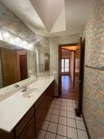 81 Pintuerero Way, Hot Springs Village, AR 71909