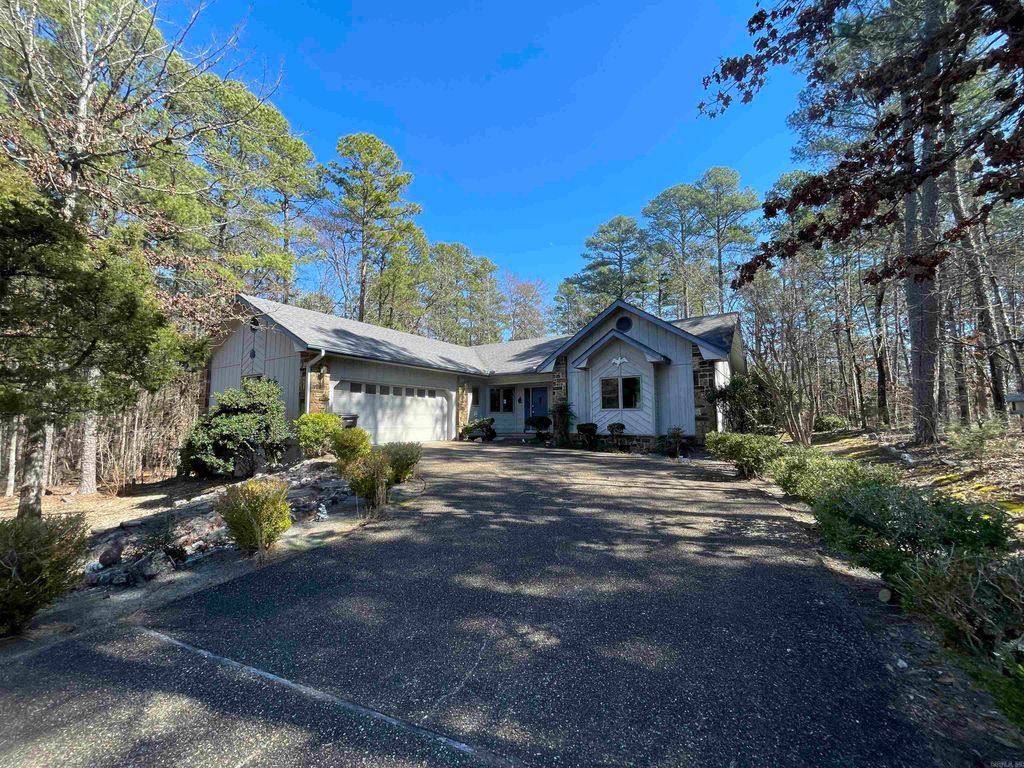 81 Pintuerero Way, Hot Springs Village, AR 71909