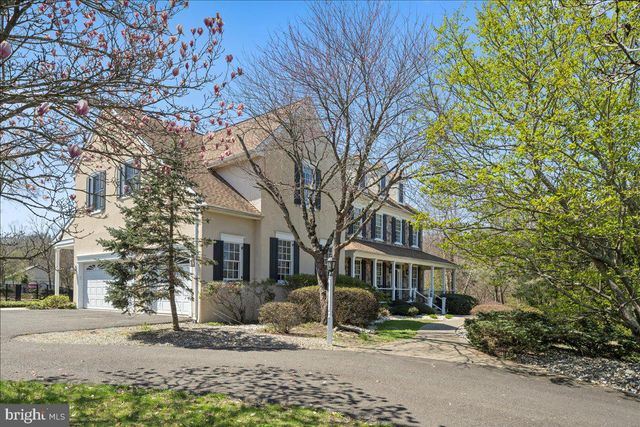 1568 SACKETTSFORD RD, Ivyland, PA 18974