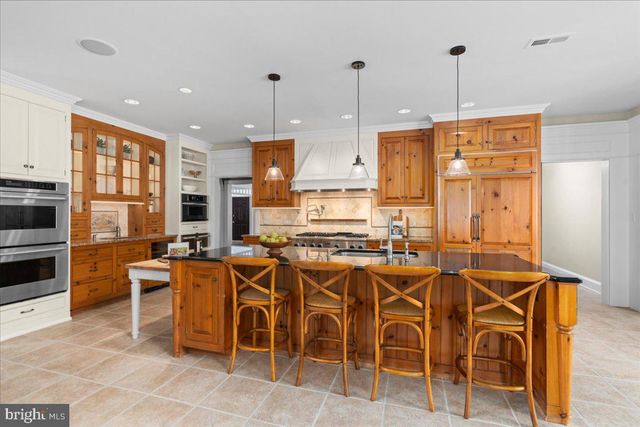 1568 SACKETTSFORD RD, Ivyland, PA 18974