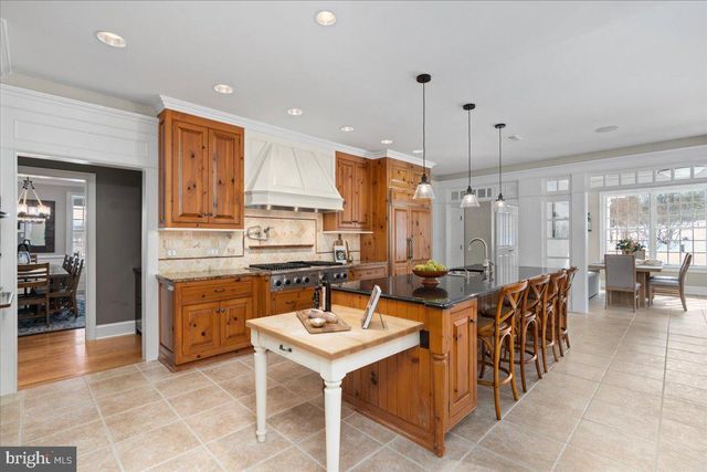 1568 SACKETTSFORD RD, Ivyland, PA 18974